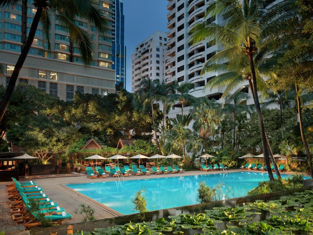 Anantara Siam bangkok Hotel pool