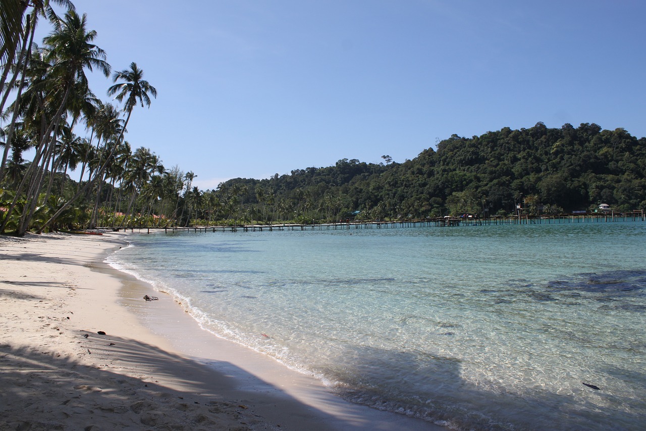 Ruhige Strandbucht auf Koh Kood